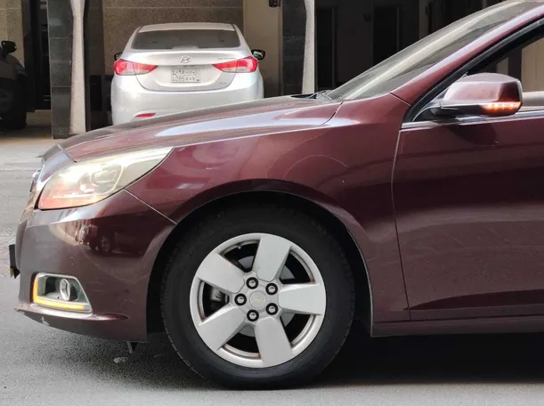 Car image 9