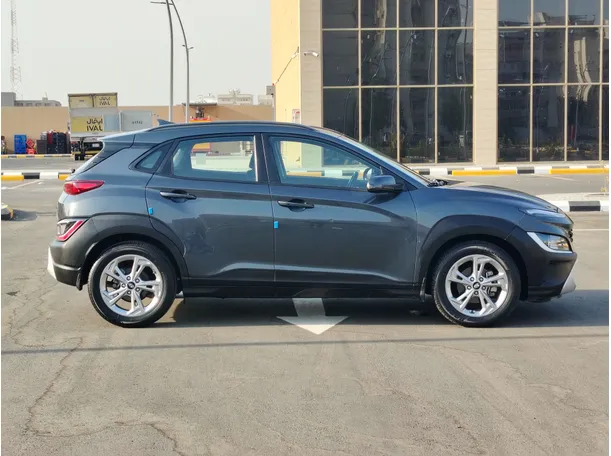 Car image 4