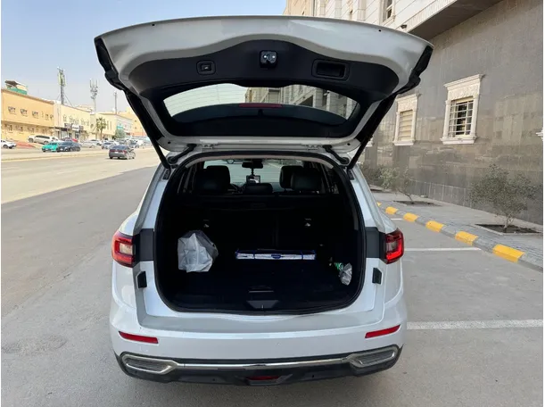 Car image 20
