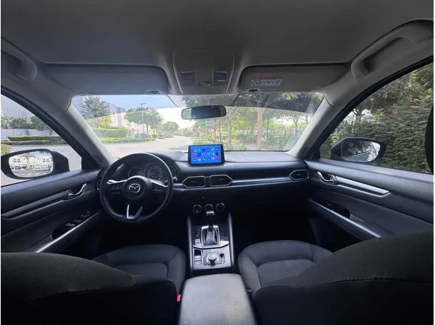 Car image 12