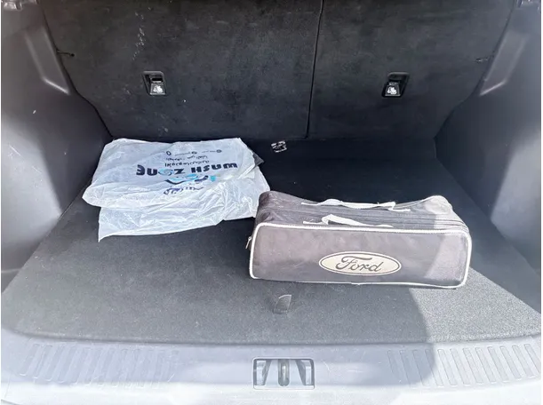 Car image 25