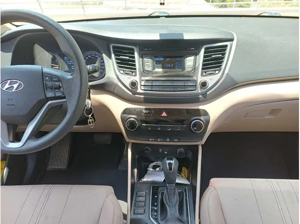 Car image 16