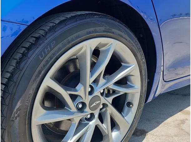 Car image 8