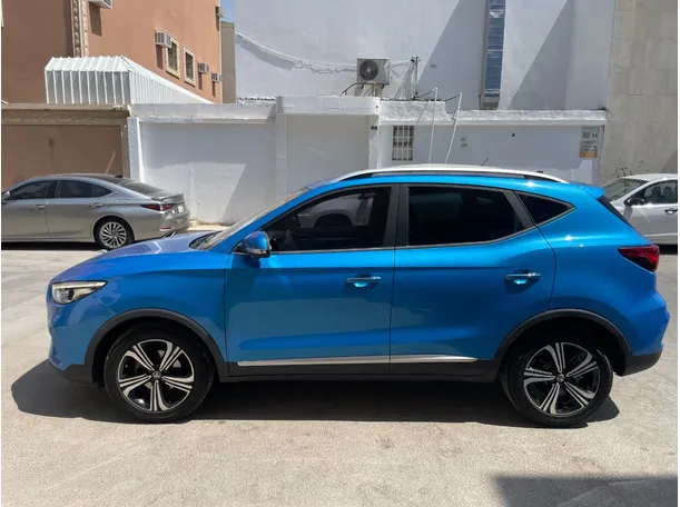 Car image 8
