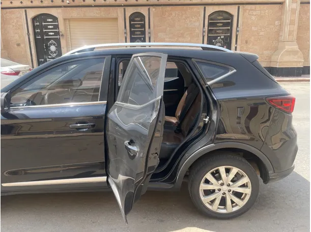 Car image 15