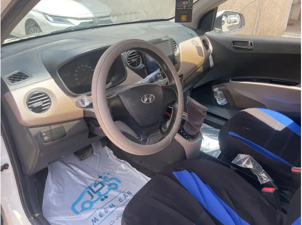 Car image 11