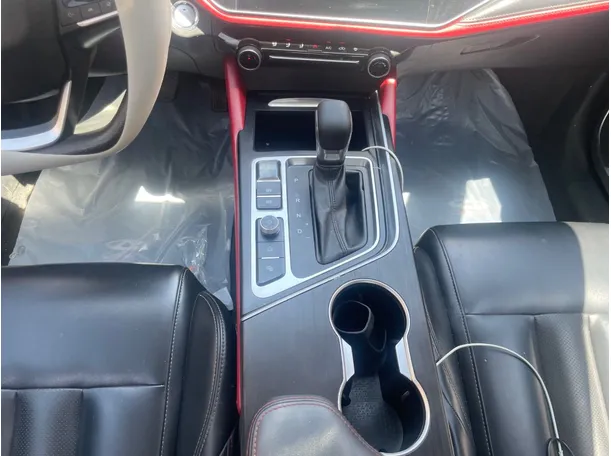 Car image 18