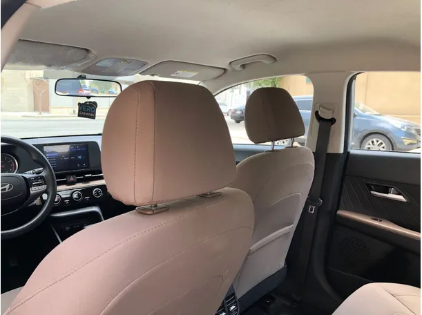 Car image 13