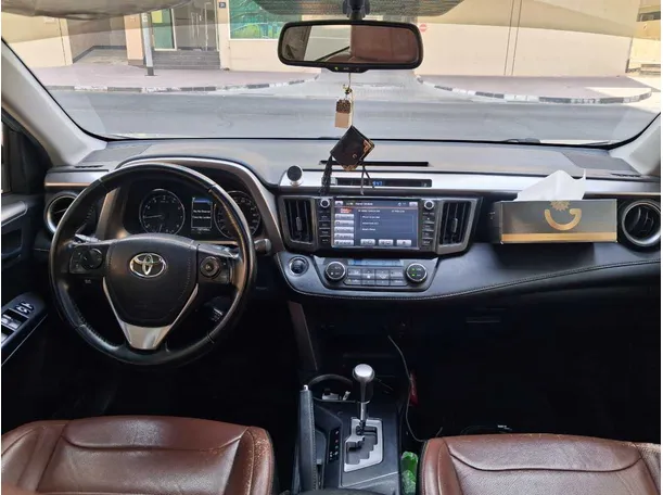Car image 16