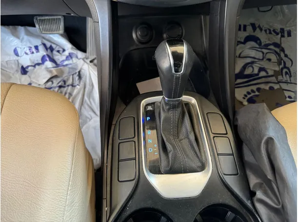 Car image 18