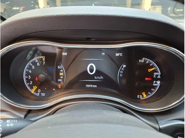 Car image 18