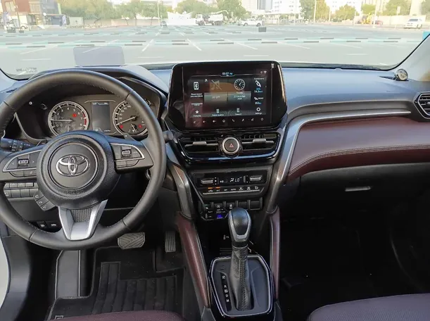 Car image 15