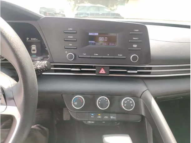 Car image 24