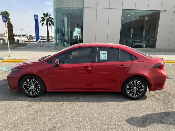 Car image 8