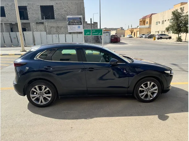 Car image 4