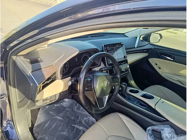 Car image 15