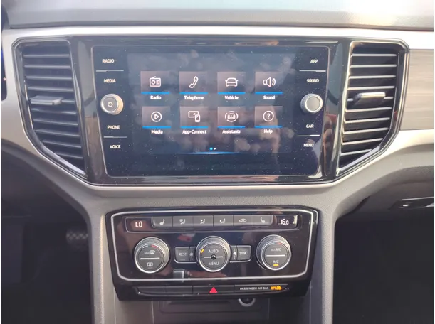 Car image 19
