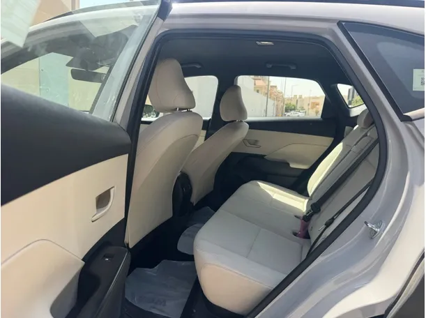 Car image 13