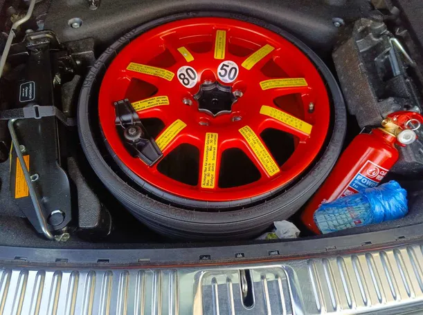 Car image 39