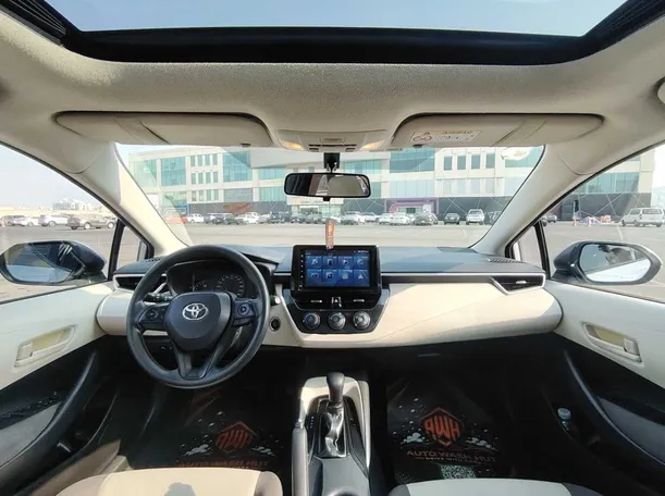 Car image 17