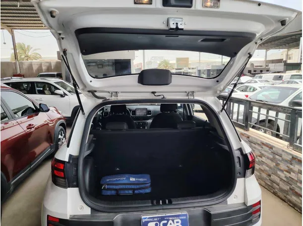 Car image 25