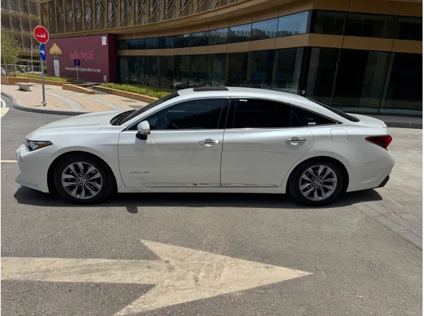 Car image 8