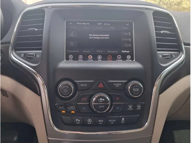 Car image 16
