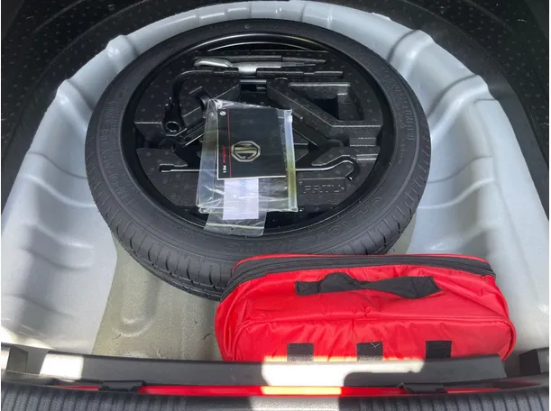 Car image 23
