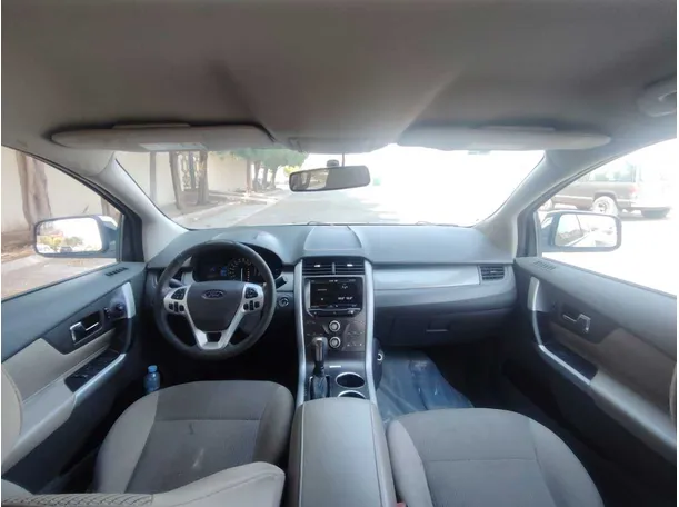 Car image 19