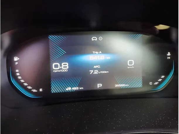 Car image 19