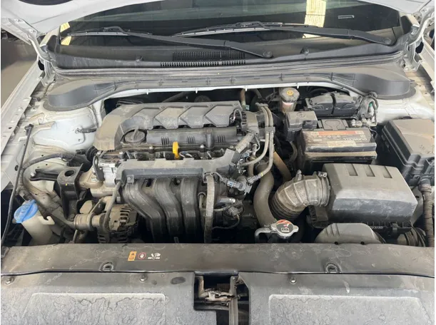 Car image 18