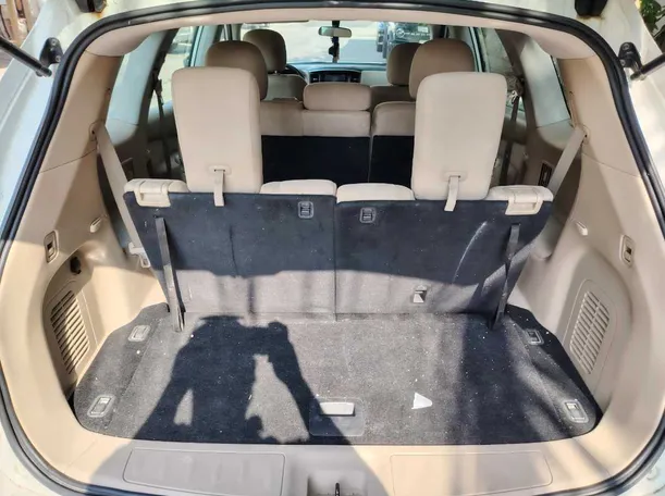 Car image 30