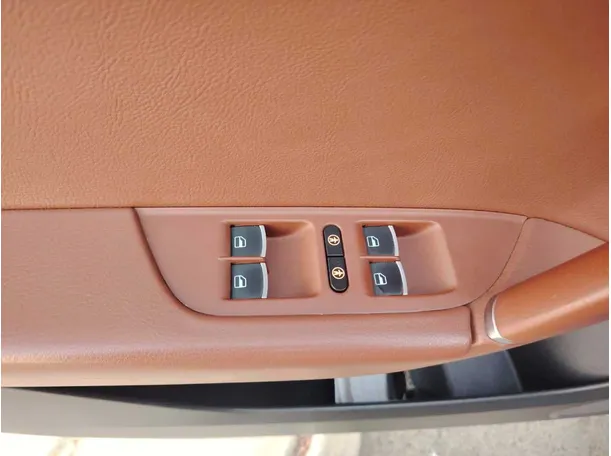 Car image 42