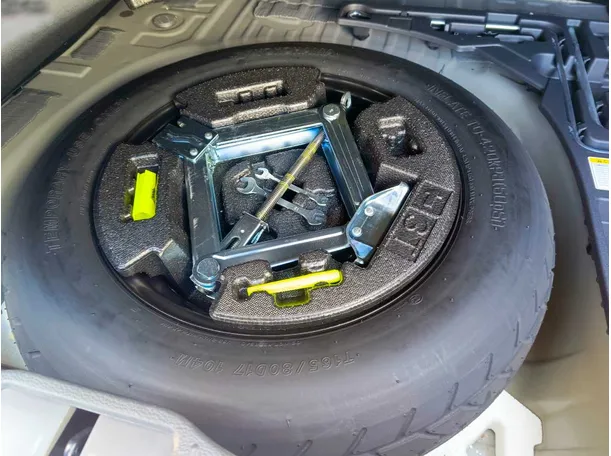 Car image 40