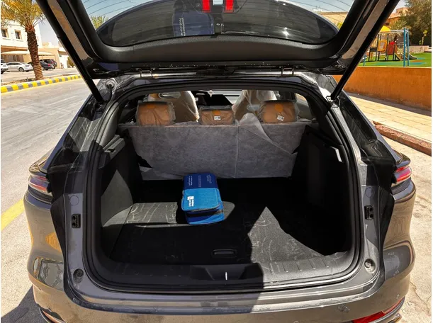 Car image 21