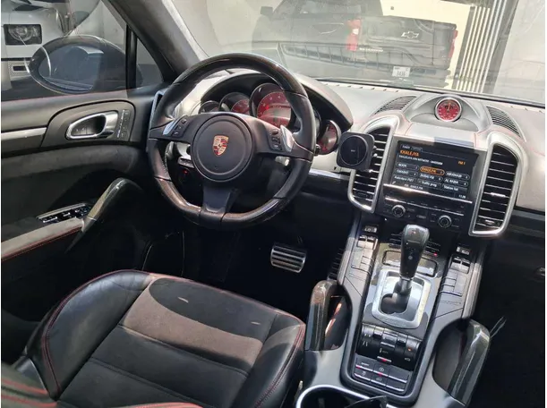 Car image 17