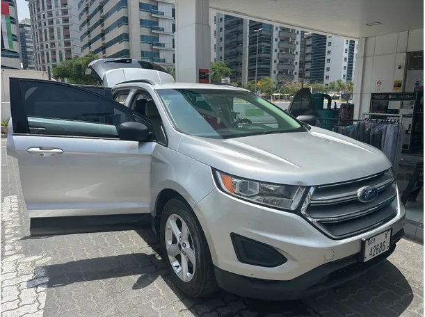 Car image 9
