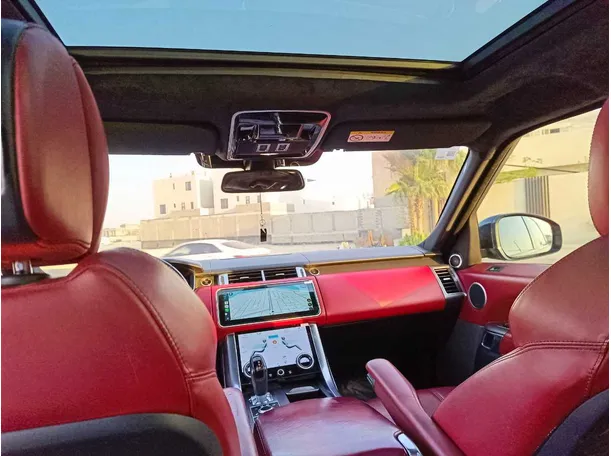 Car image 19
