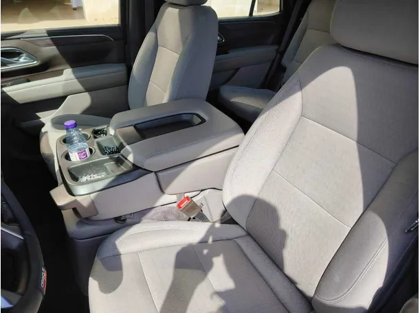 Car image 19