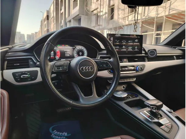 Car image 15