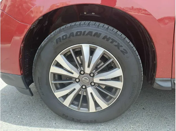 Car image 9