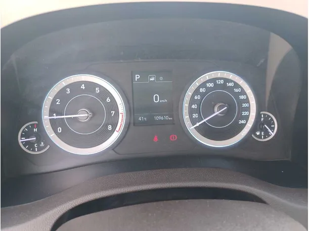 Car image 20