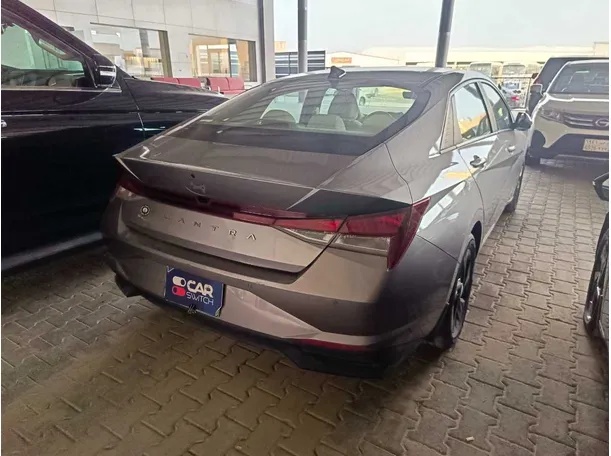 Car image 5