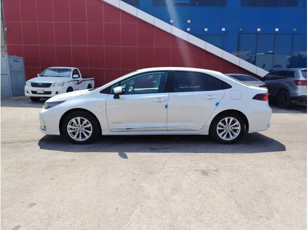 Car image 8