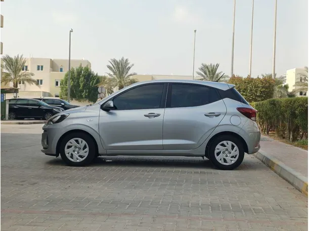 Car image 8