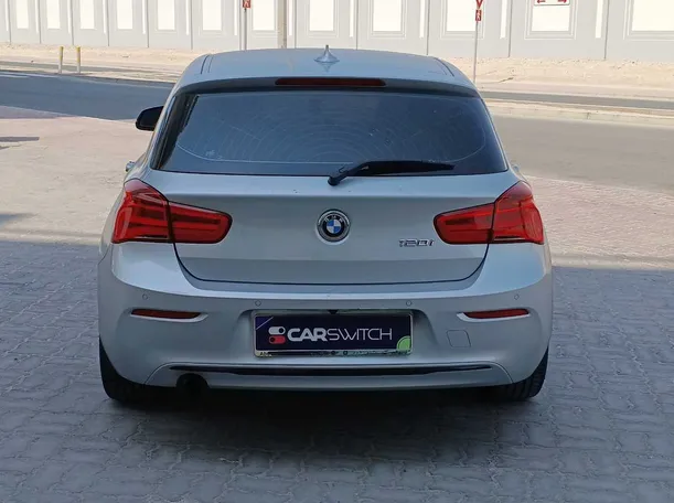 Car image 6