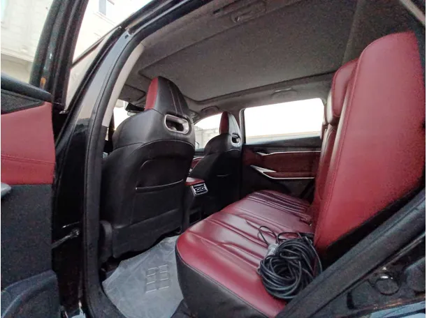 Car image 13