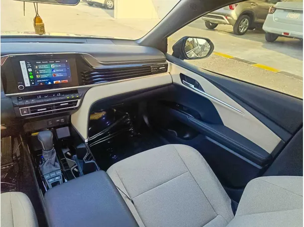 Car image 25