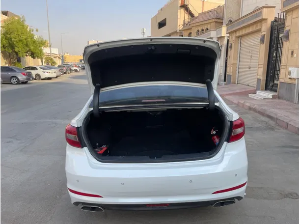 Car image 22