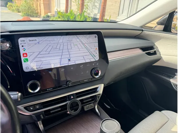 Car image 19